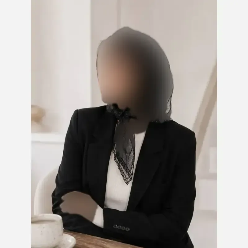 مینی اسکارف توری نگین دار دوردانتل ابعاد 75 در 70 - تصویر 3