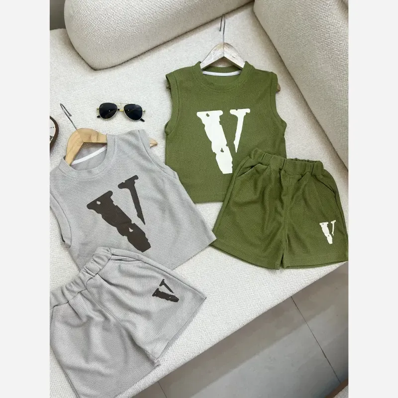 ست تاپ و شلوارک اسپرت بچگانه وارداتی جنس کنفی مناسب 9 ماه تا 5 سال - تصویر 3