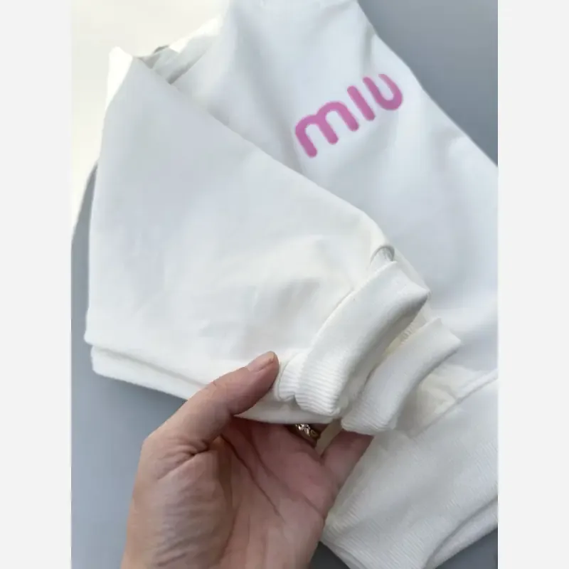 ست بلوز و شلوار لی دخترانه بچگانه طرح Miu Miu دورس لاکرا پاییزه سایز 45 تا 70 - تصویر 7