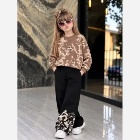 ست بلوز و شلوار دخترانه دورس طرح پروانه رنگ سفید کرم شکلاتی