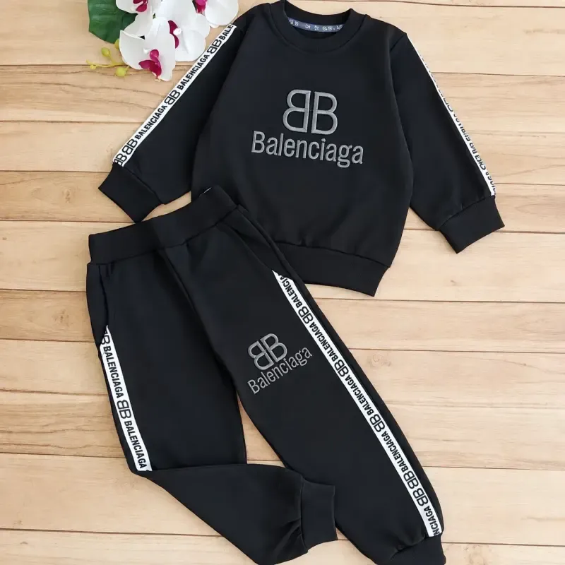 بلوز شلوار دورس بچگانه Balenciaga گلدوزی شده - تصویر 4