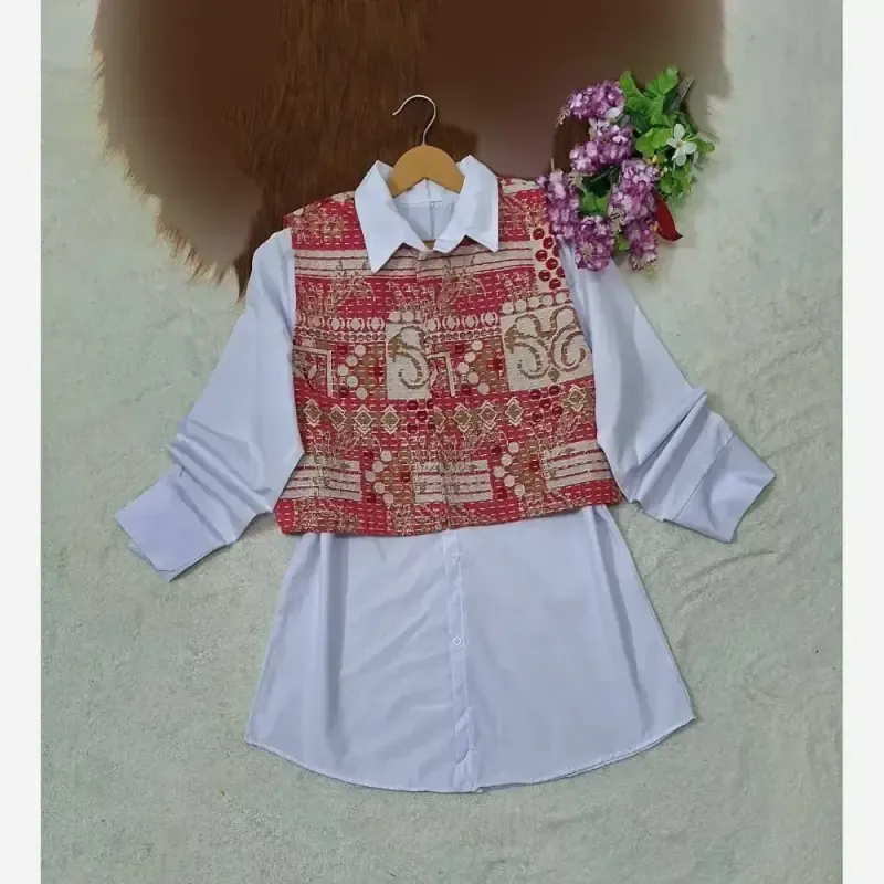 جلیقه زنانه فرحناز جنس گلیمی گرم بالا فری سایز رنگ قرمز و آبی - تصویر 4