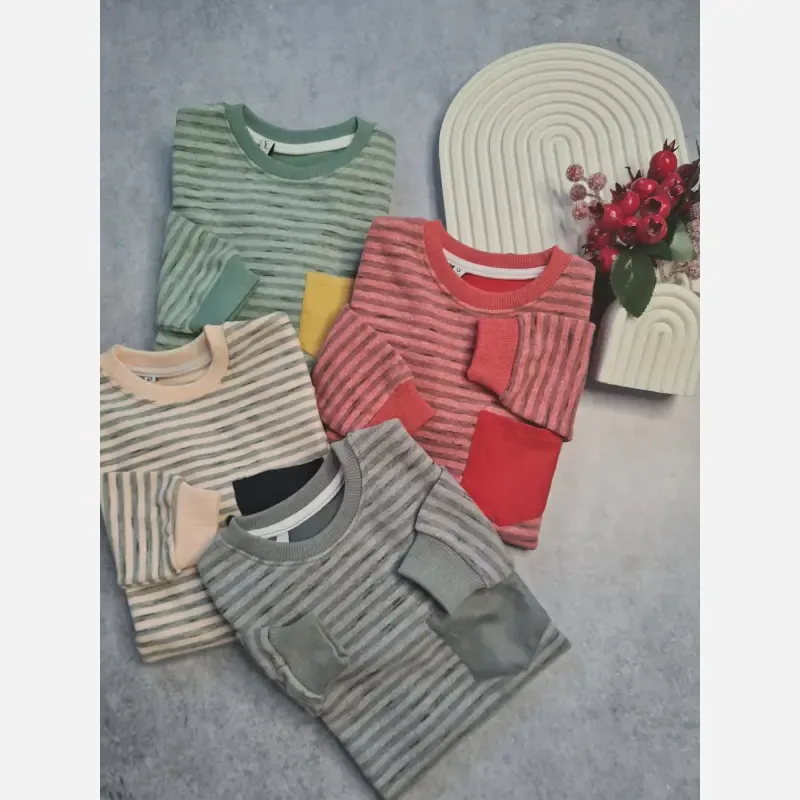 بلوز پاییزه بچگانه اسپرت راه راه تک جیب سایز 50 تا 60 پنبه ای مخملی سوپر سافت - تصویر 2